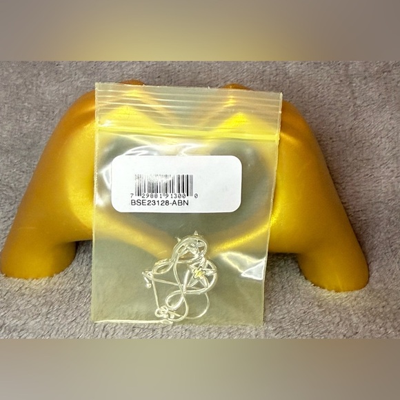 🐚MACY’S🐚 Abalone Inlay Starfish Motif Fishhook Drop Earrings/NWT - Picture 4 of 5